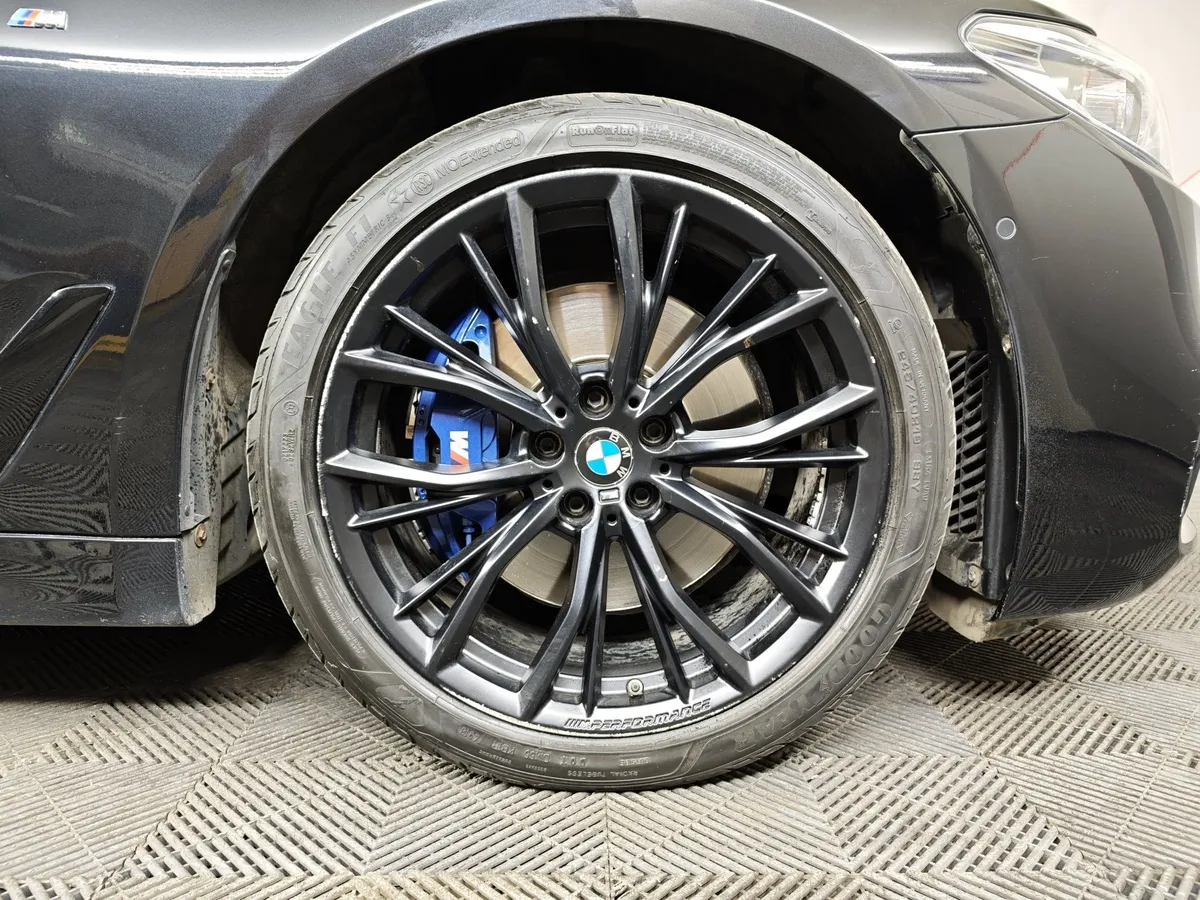 BMW 5 серия 530i xDrive Steptronic (249 л.с.) Черный в АВИЛОН. Слайд №7 BMW 5 серия 530i xDrive Steptronic (249 л.с.) Черный в АВИЛОН. Слайд №7