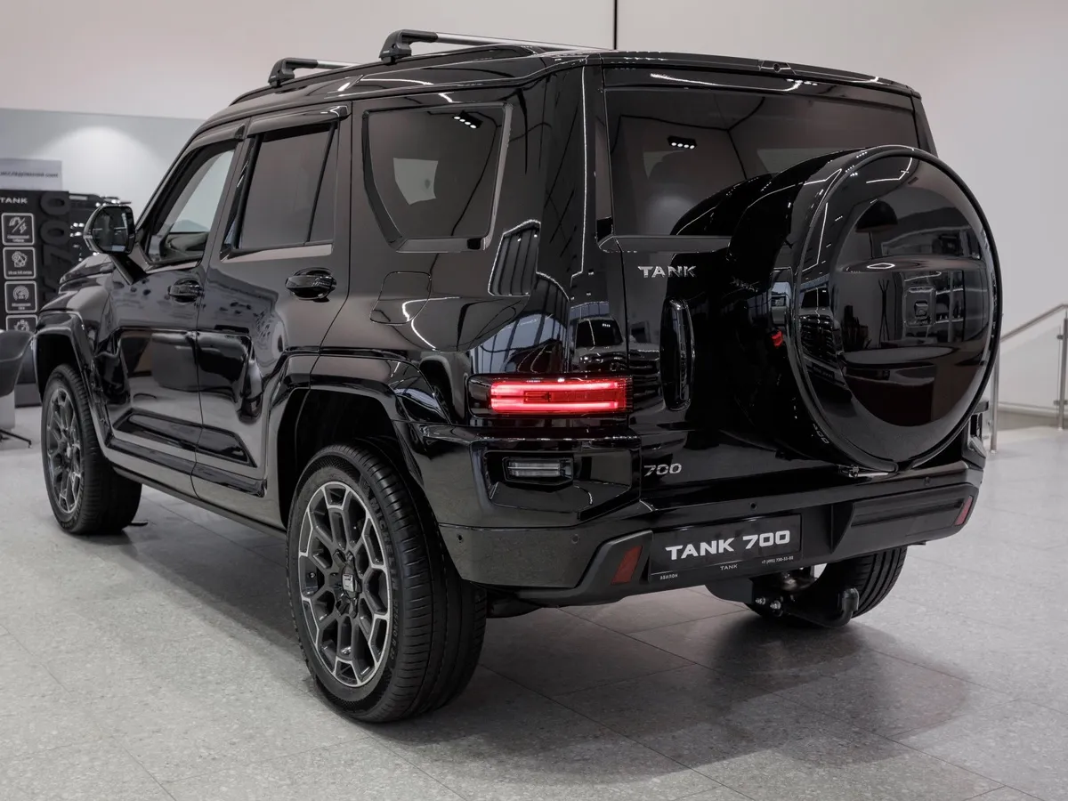 TANK 700 3.0 Turbo V6 AT 4WD (422 л.с.) Техно Премиум Черный в АВИЛОН. Слайд №4