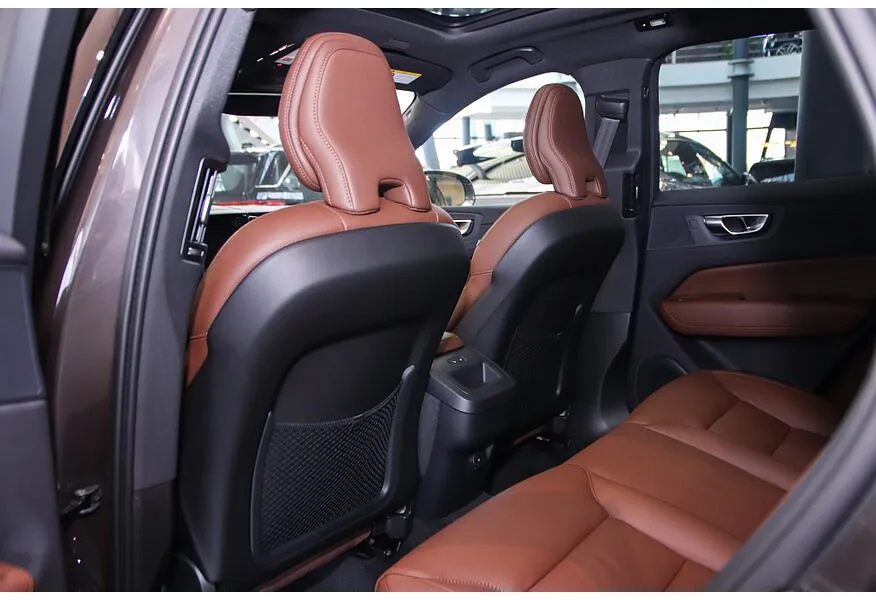 АВИЛОН - Volvo XC60 2.0 AT AWD (264 л.с.) Luxury Edition Серый - slide 6