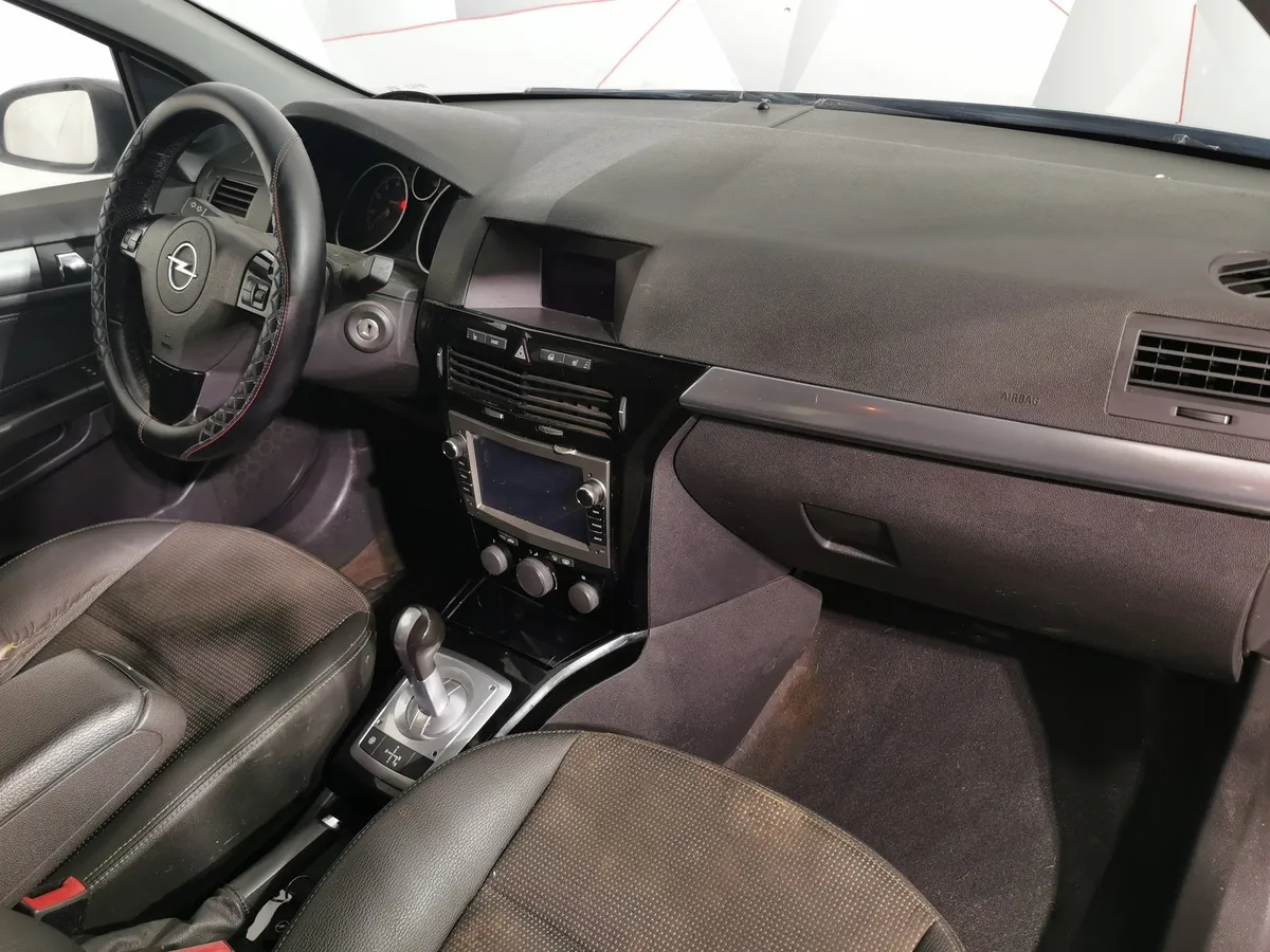 Opel Astra 1.6 MT (105 л.с.) Серый в АВИЛОН. Слайд №12