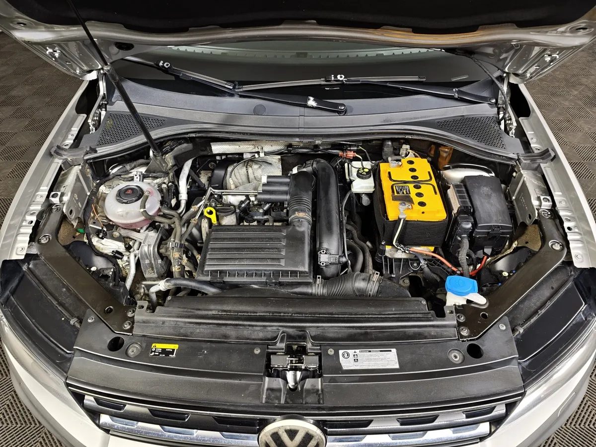 Volkswagen Tiguan 1.4 TSI 4Motion DSG (150 л.с.) Comfortline Серебристый в АВИЛОН. Слайд №11