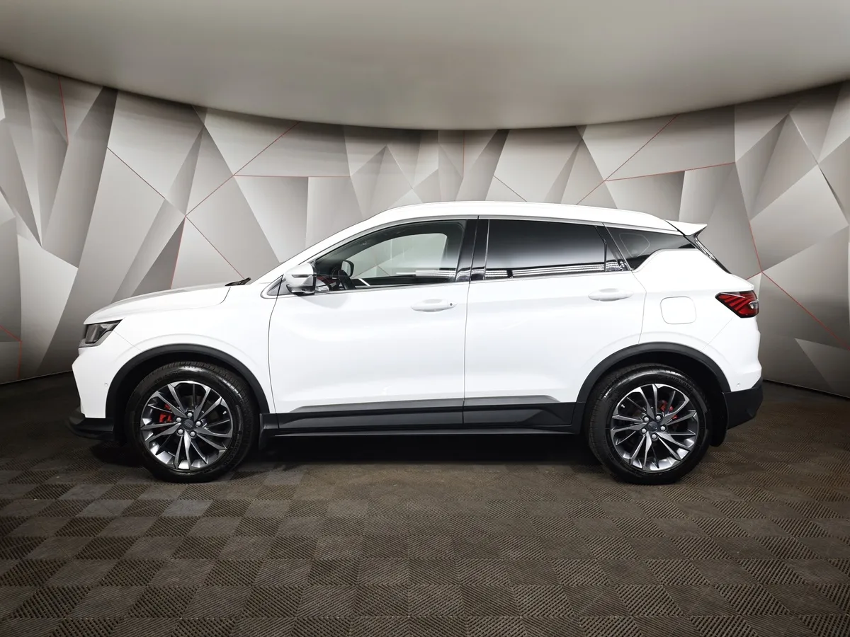 Geely Coolray 1.5T 7DCT 2WD (150 л.с.) Flagship Sport Белый в АВИЛОН. Слайд №5