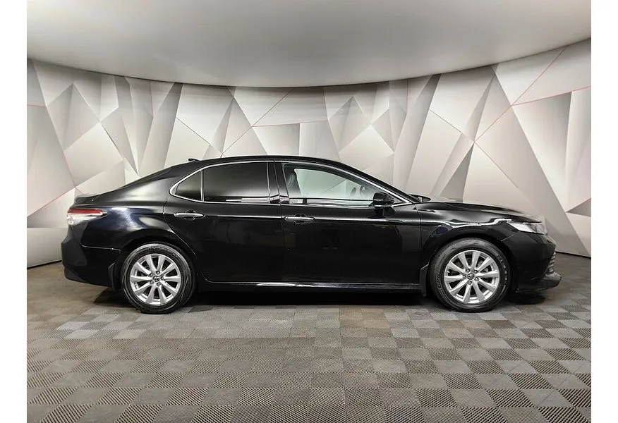 Toyota Camry 2.5 AT (181 л.с.) Стандарт Черный в АВИЛОН. Слайд №4