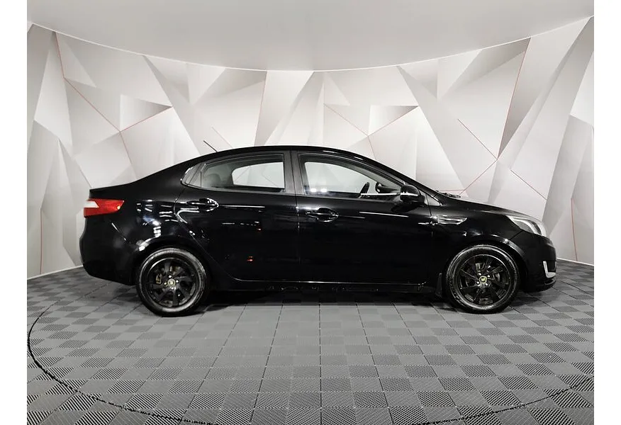 АВИЛОН - Kia Rio 1.6 AT (123 л.с.) Premium Черный - slide 3