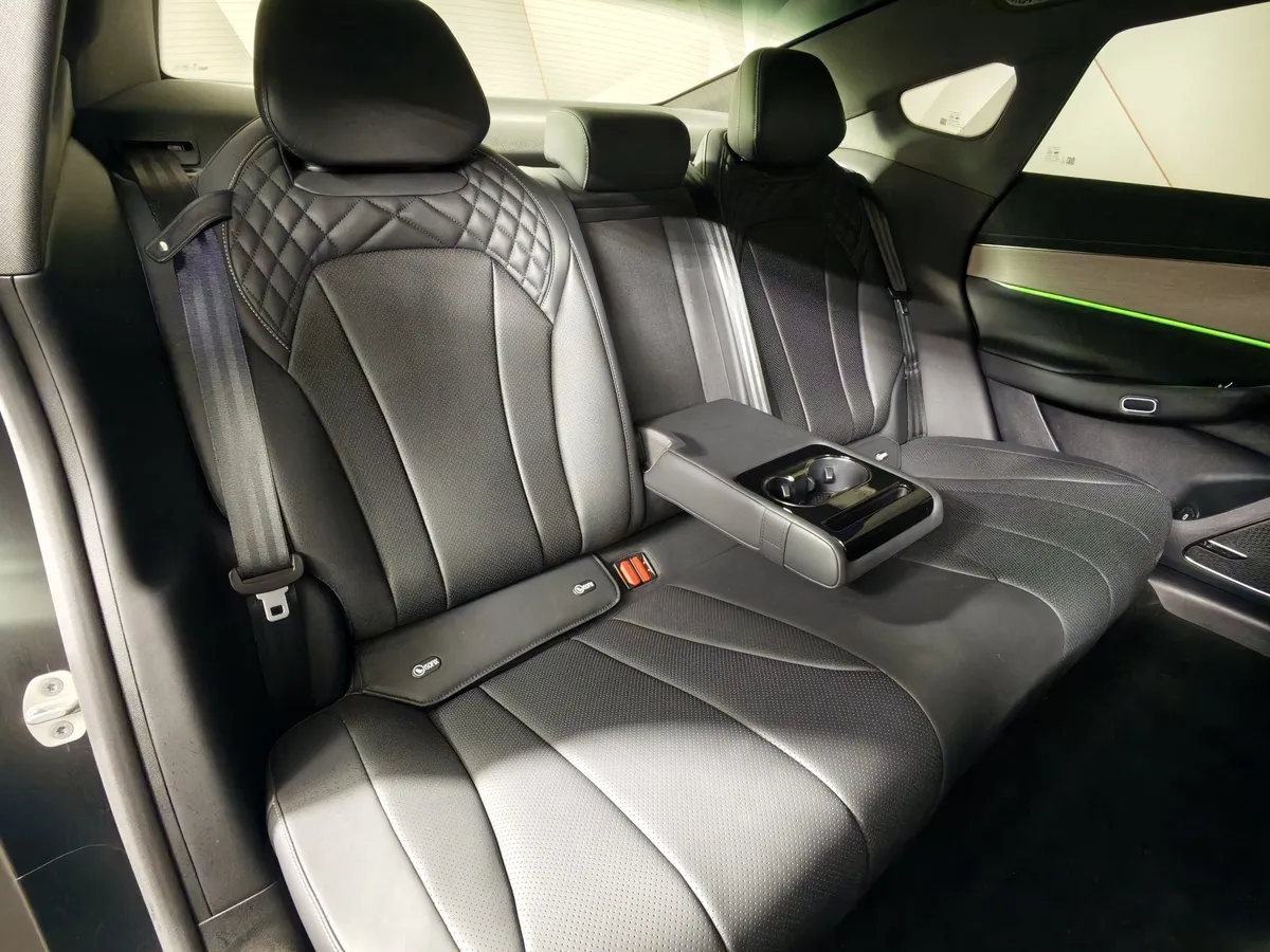 EXEED Exlantix ES 1.5 DHT 4WD (469 л.с.) GG Черный в АВИЛОН. Слайд №17
