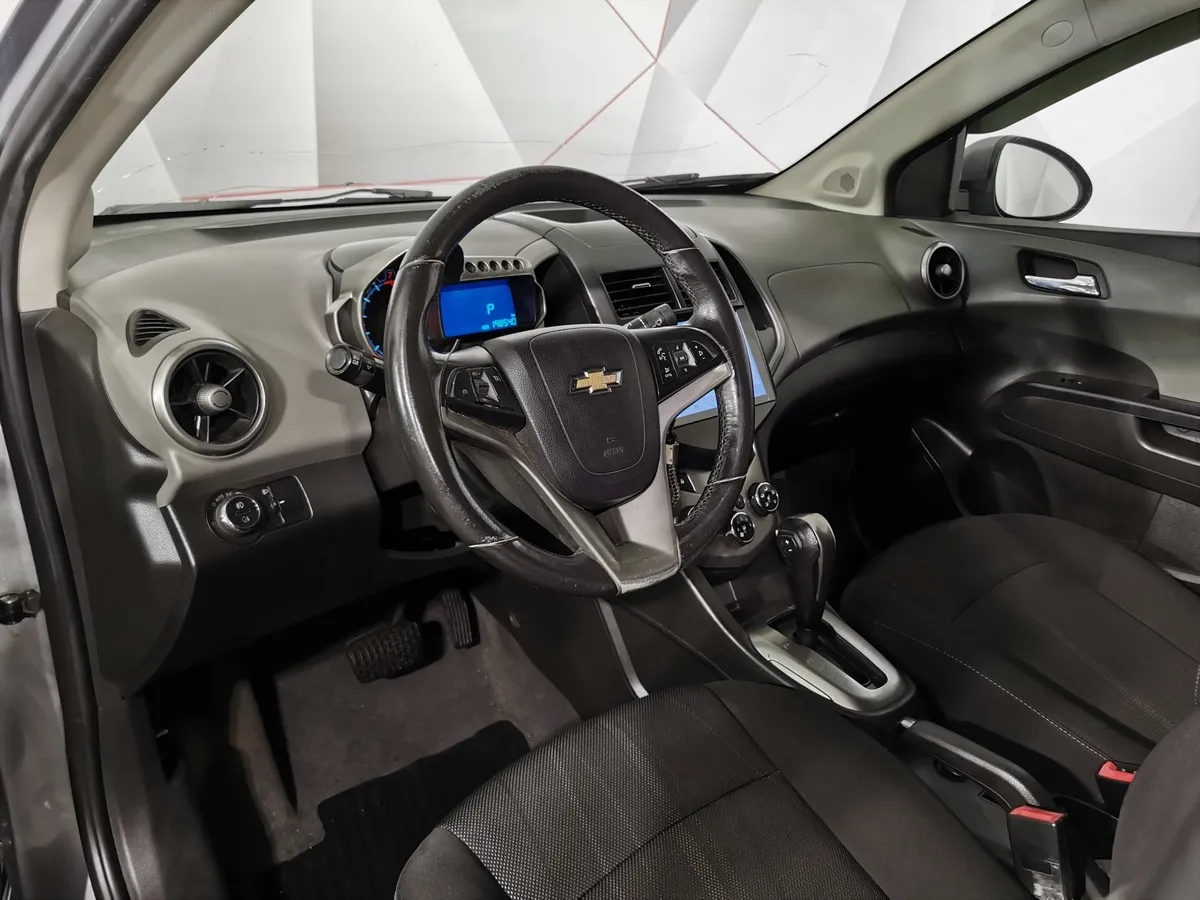 Chevrolet Aveo 1.6 AT (115 л.с.) Серый в АВИЛОН. Слайд №18