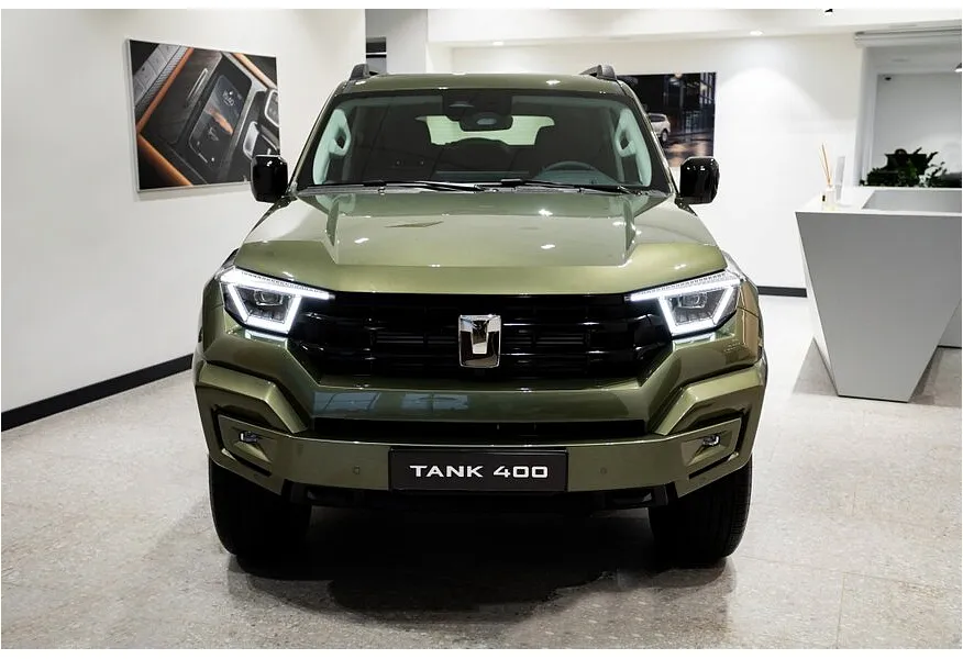 TANK 400 2.0T 9AT 4WD (245 л.с.) Premium Зеленый в АВИЛОН. Слайд №3