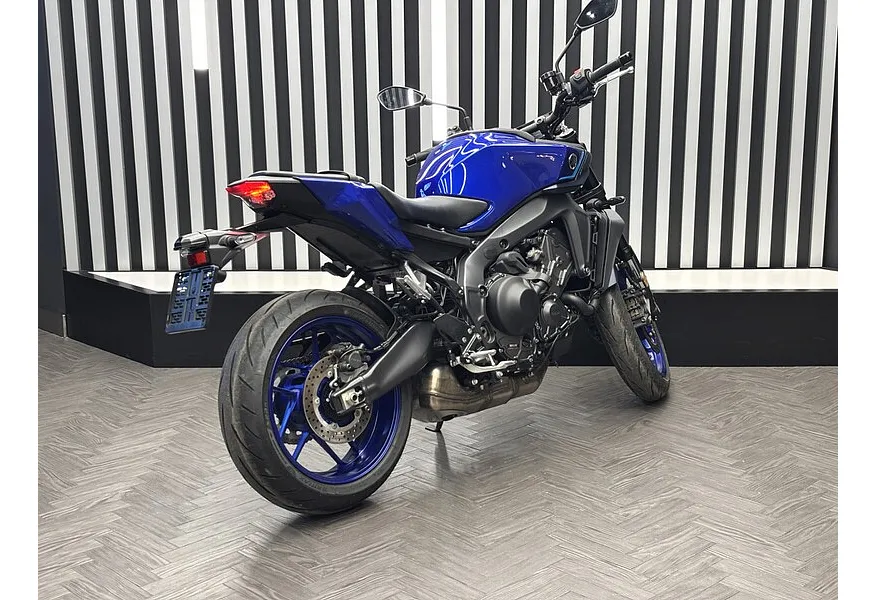 Yamaha MT-09 890 см³ (119 л.с.) (119) 890 Синий в АВИЛОН. Слайд №4