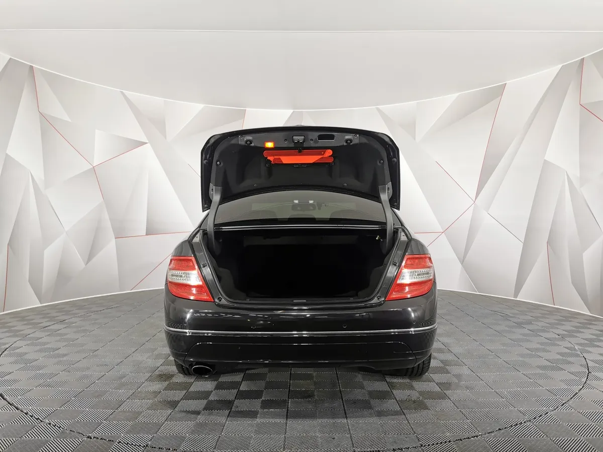 Mercedes-Benz C-Класс C 180 7G-Tronic Plus (156 л.с.) Черный в АВИЛОН. Слайд №10