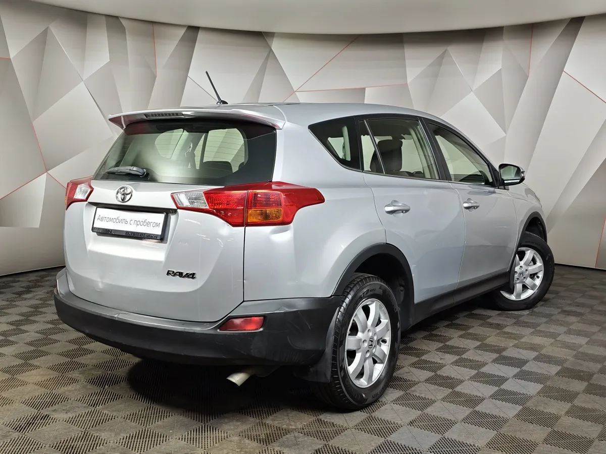 Toyota RAV4 2.0 CVT FWD (146 л.с.) Серебристый в АВИЛОН. Слайд №2