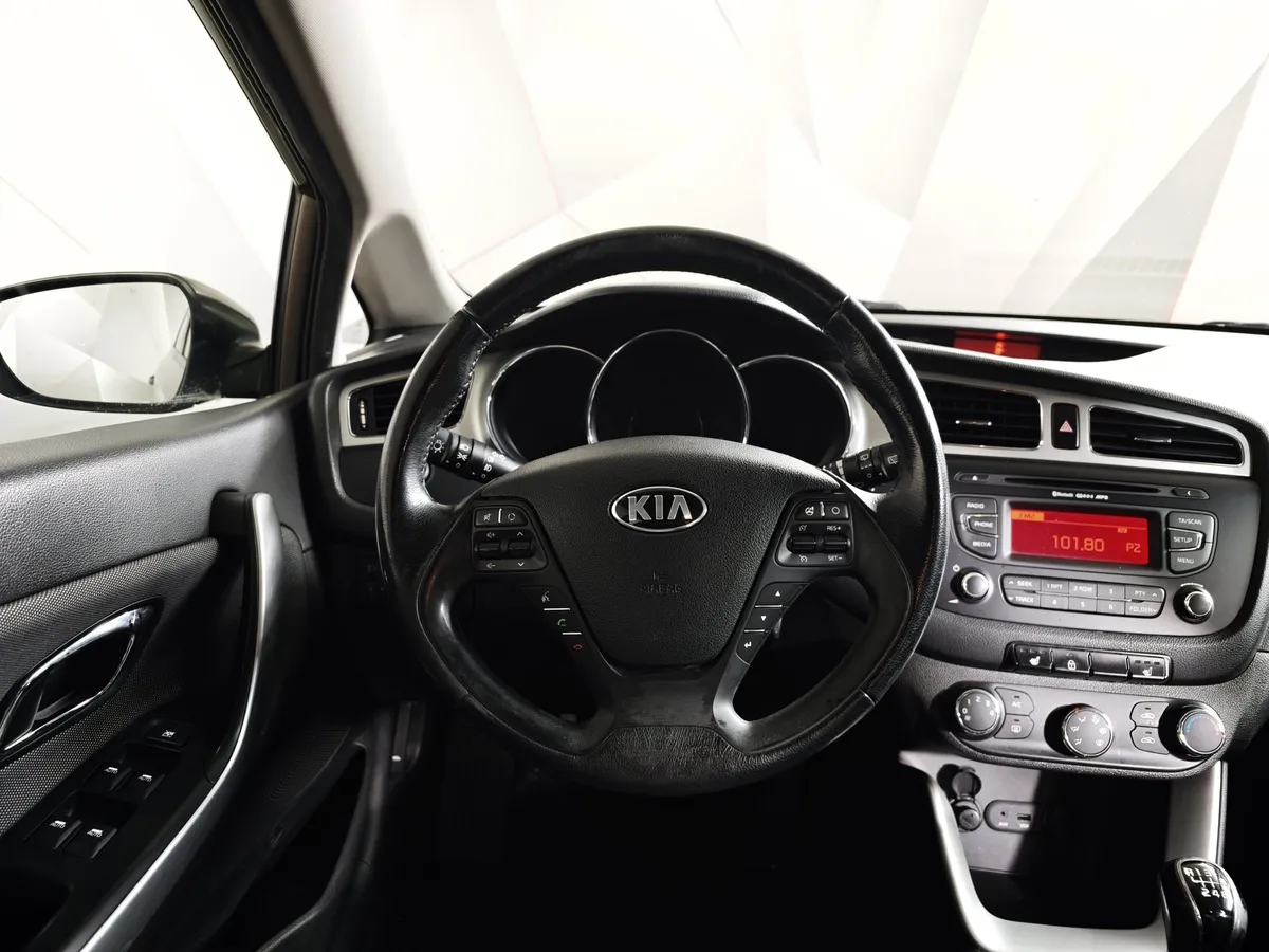 Kia Ceed 1.6 MT (122 л.с.) Коричневый в АВИЛОН. Слайд №20