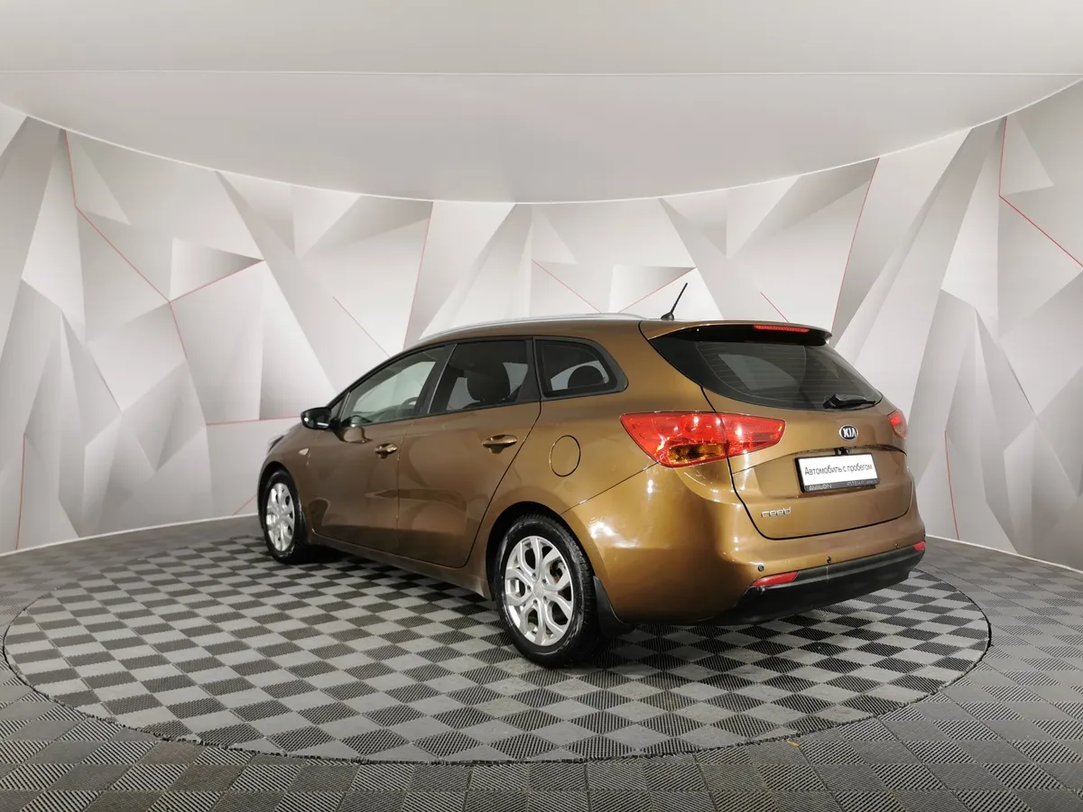 Kia Ceed 1.6 AT (130 л.с.) Luxe Коричневый в АВИЛОН. Слайд №4