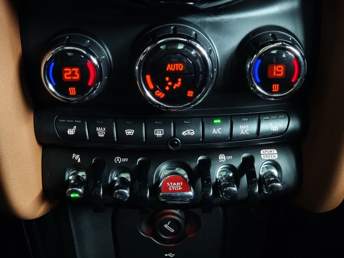 MINI Hatch 2.0 AMT (192 л.с.) S Белый в АВИЛОН. Слайд №17