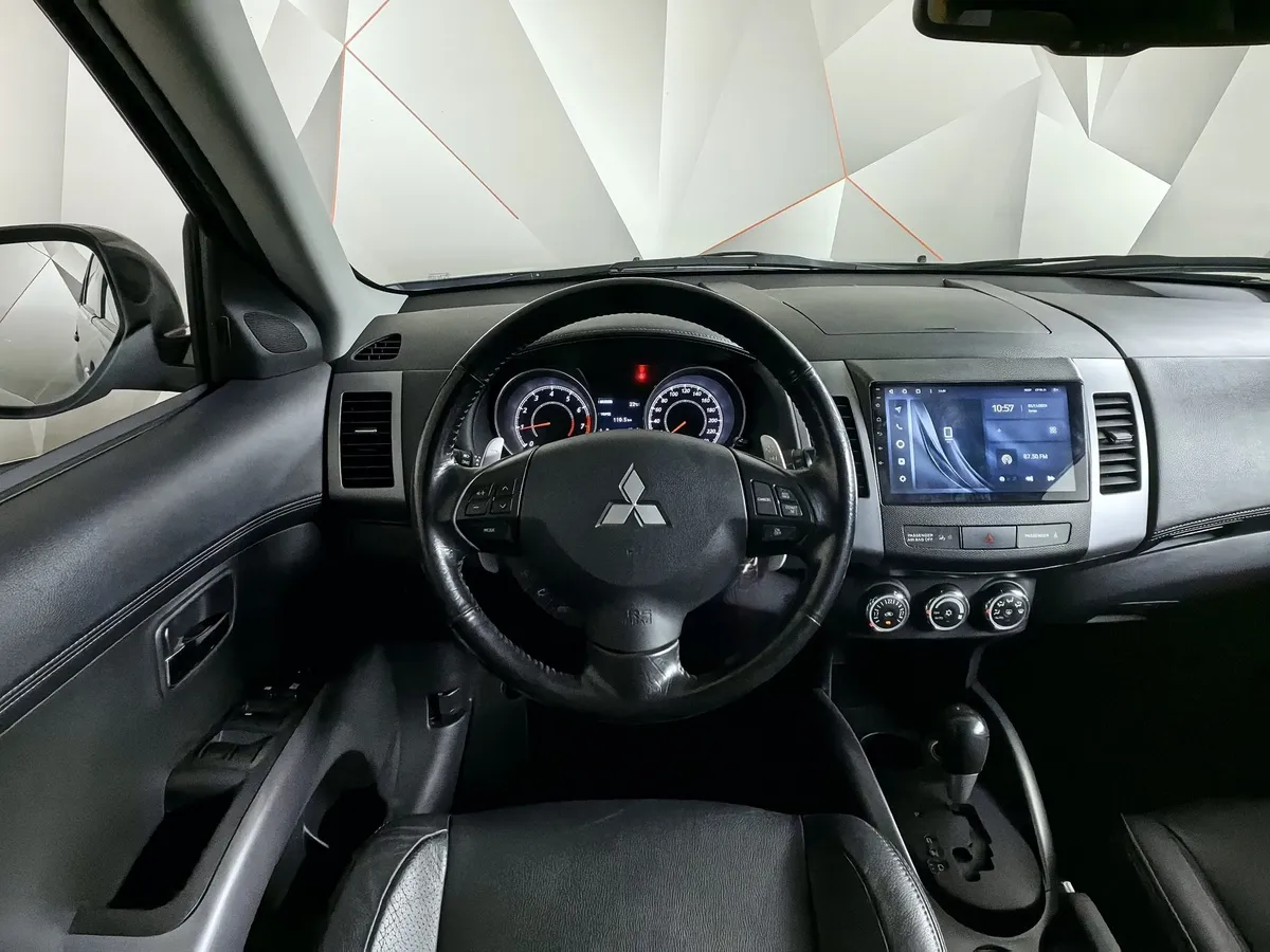 Mitsubishi Outlander 2.4 CVT 4WD (170 л.с.) Серый в АВИЛОН. Слайд №20