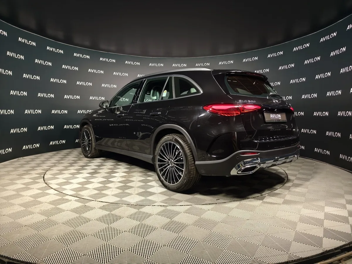 Mercedes-Benz GLC 300 4MATIC 9G-TRONIC (258 л.с.) Черный в АВИЛОН. Слайд №7
