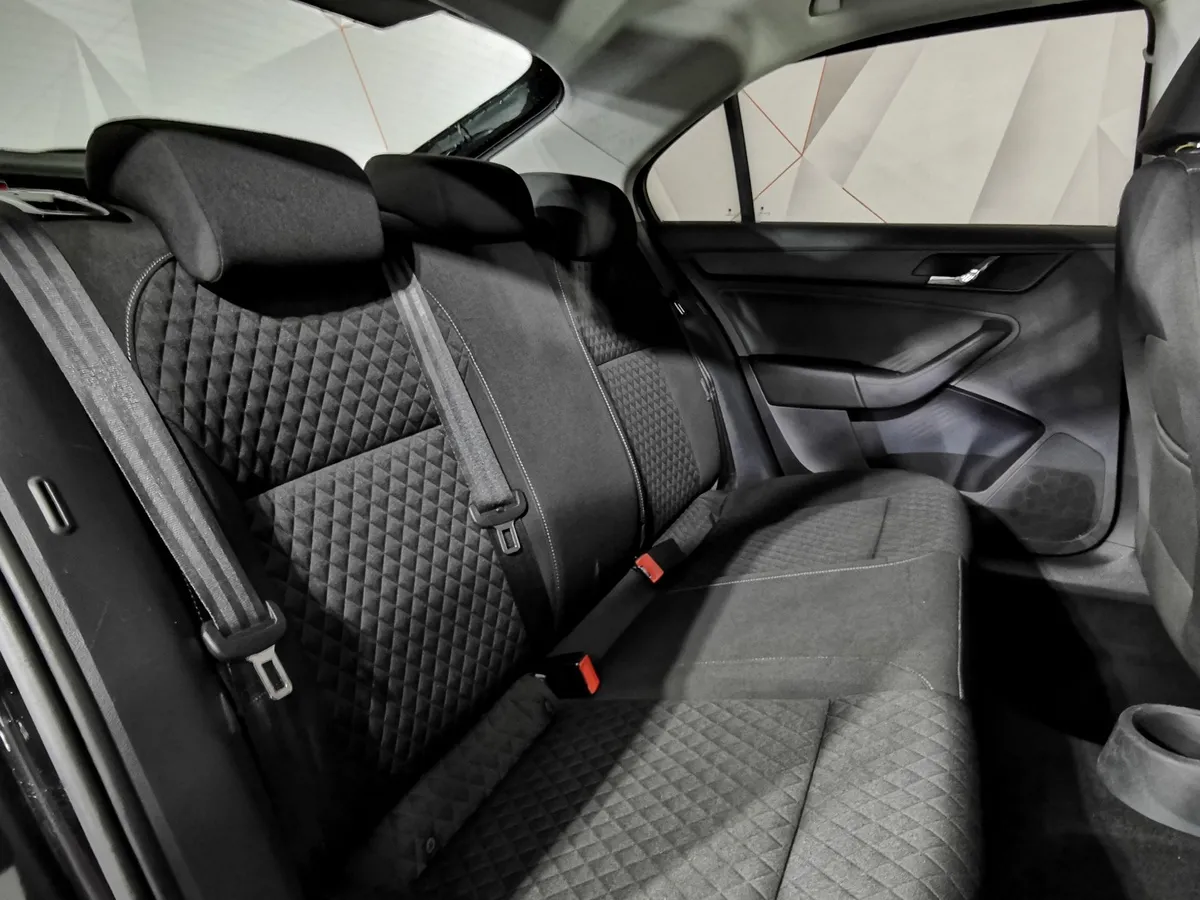Skoda Rapid 1.4 TSI DSG (125 л.с.) Active Черный в АВИЛОН. Слайд №17