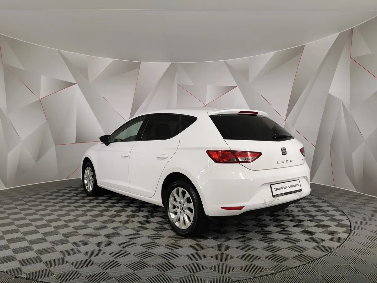 SEAT Leon 1.2 TSI DSG (105 л.с.) Белый в АВИЛОН. Слайд №3