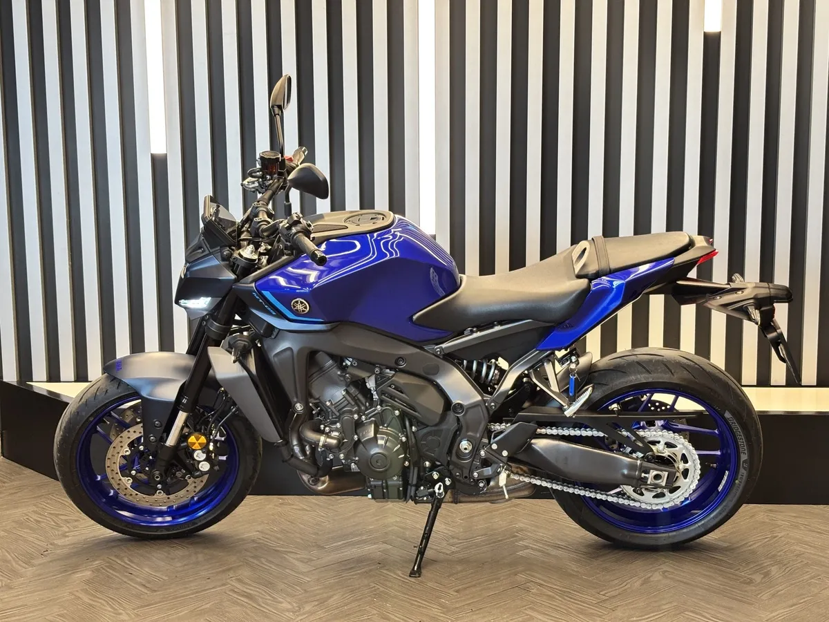 Yamaha MT-09 890 см³ (119 л.с.) (119) 890 Синий в АВИЛОН. Слайд №3