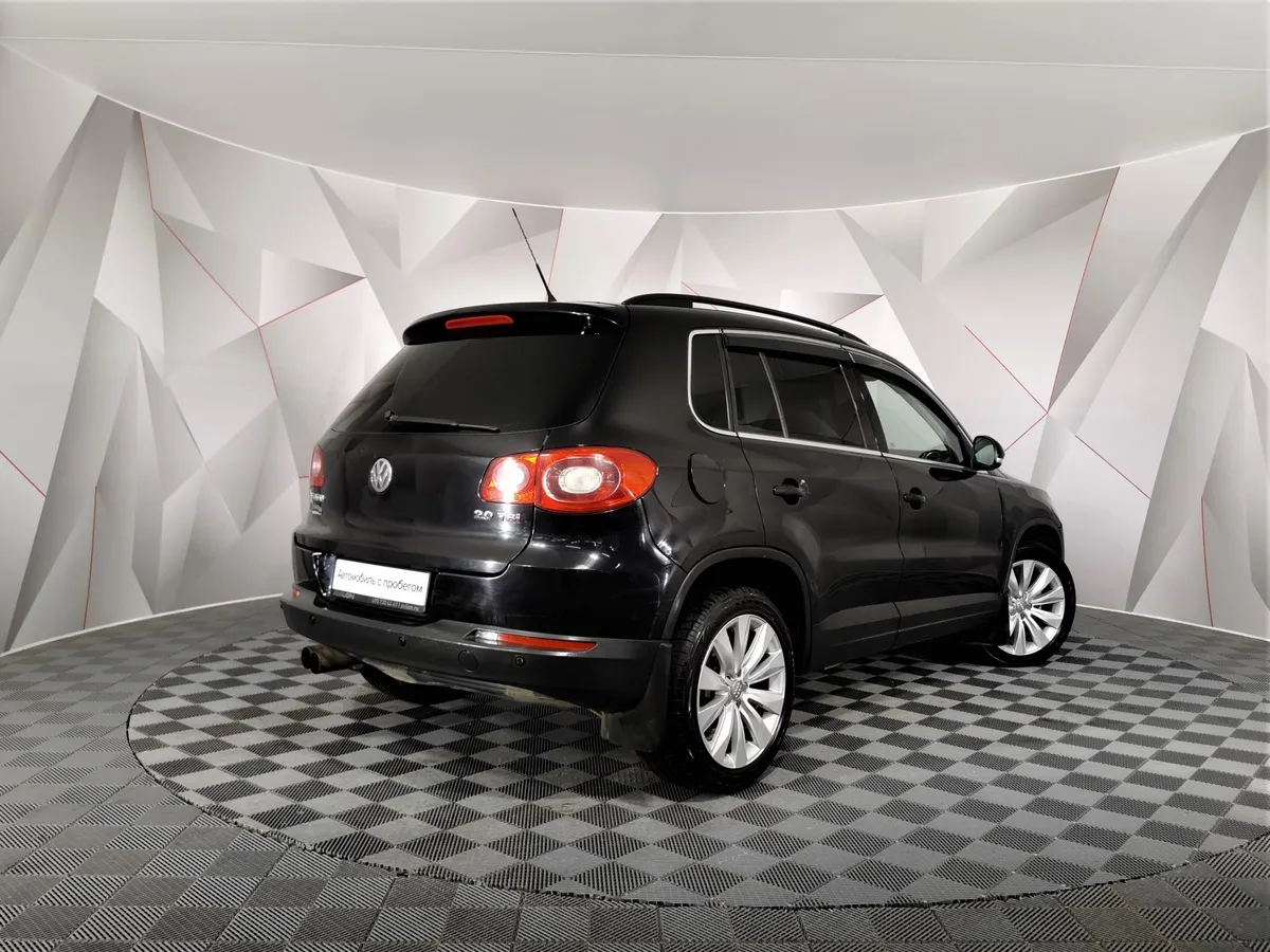 Volkswagen Tiguan 2.0 TSI 4Motion AT (170 л.с.) Track & Field Черный в АВИЛОН. Слайд №2