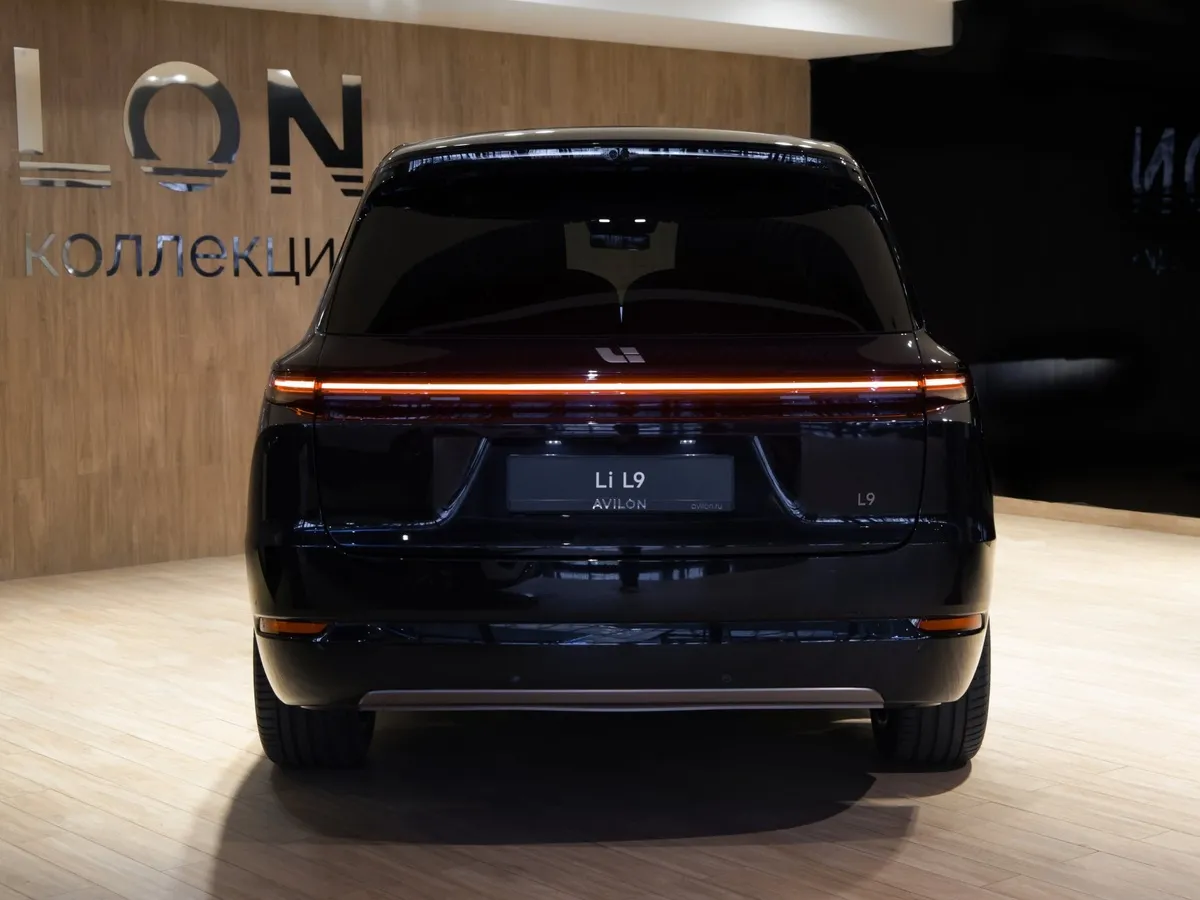 Li Auto L9 1.5 AT 4WD (449 л.с.) Ultra Черный в АВИЛОН. Слайд №4