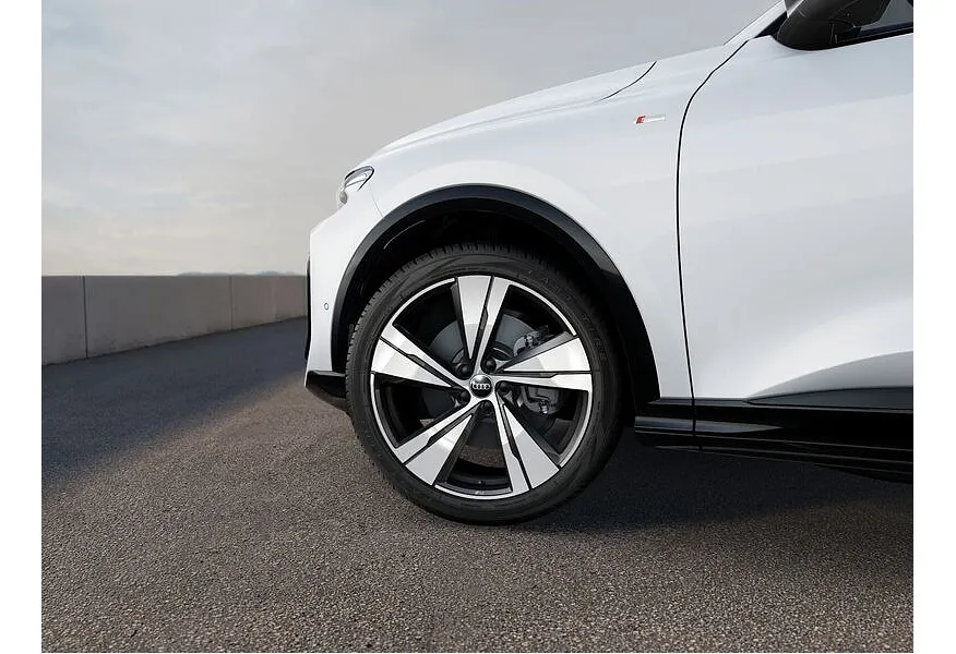 АВИЛОН - Audi Q5 2.0 TDI S tronic quattro (204 л.с.) Белый - slide 1