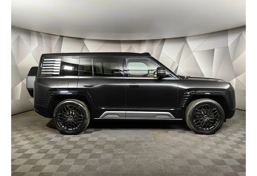 BYD Yangwang U8 2.0T PHEV AT AWD (1197 л.с.) Deluxe Edition Черный в АВИЛОН. Слайд №6