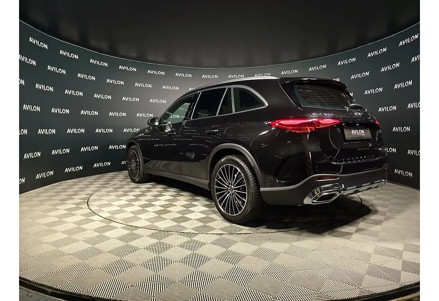 Mercedes-Benz GLC 300 4MATIC 9G-TRONIC (258 л.с.) Черный в АВИЛОН. Слайд №4