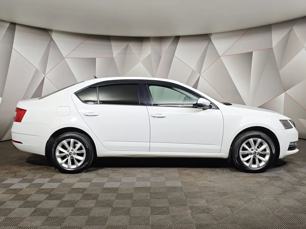 Skoda Octavia 1.6 MPI AT (110 л.с.) Белый в АВИЛОН. Слайд №6