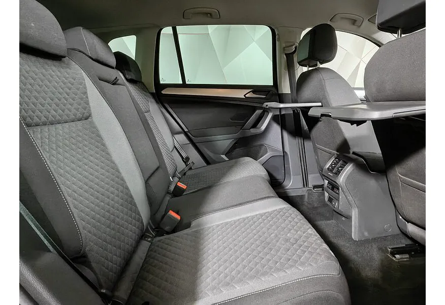 Volkswagen Tiguan 2.0 TSI 4Motion DSG (180 л.с.) Comfortline Черный в АВИЛОН. Слайд №16