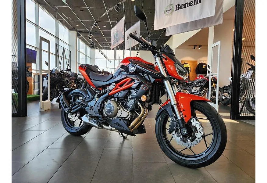 LIVE. Слайд №2