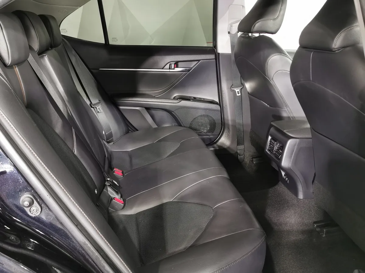 Toyota Camry 2.5 AT (181 л.с.) Черный в АВИЛОН. Слайд №15