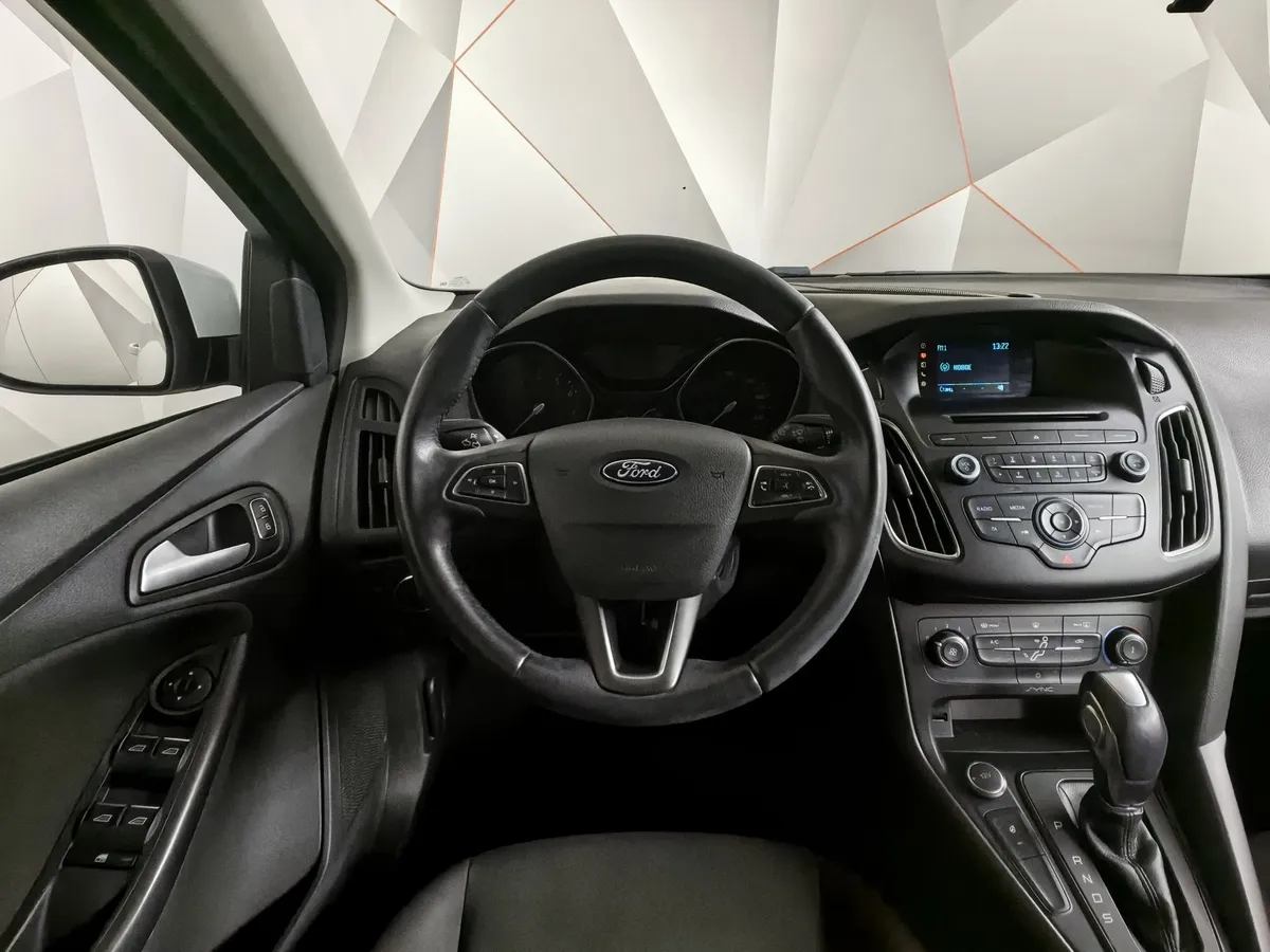 Ford Focus 1.6 Ti-VCT PowerShift (105 л.с.) Trend Белый в АВИЛОН. Слайд №19