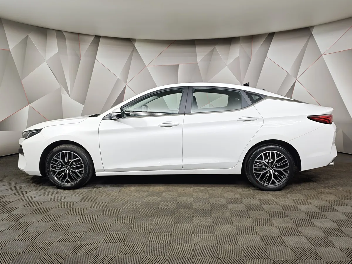 Москвич 6 1.5T CVT 2WD (136 л.с.) Business Белый в АВИЛОН. Слайд №4