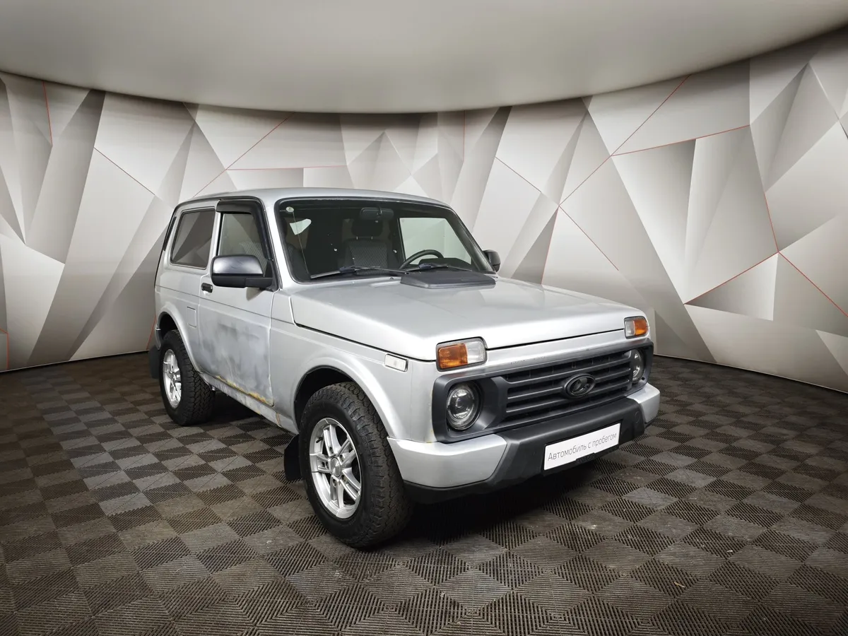 ВАЗ (Lada) 4x4 1.7 MT 8 кл. (83 л.с.) Серебристый в АВИЛОН. Слайд №3