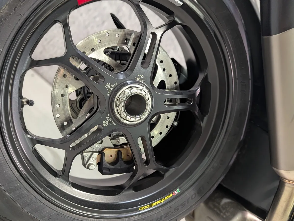 Ducati Multistrada V4 1158 см³ (170 л.с.) (170) 1158 Красный в АВИЛОН. Слайд №9