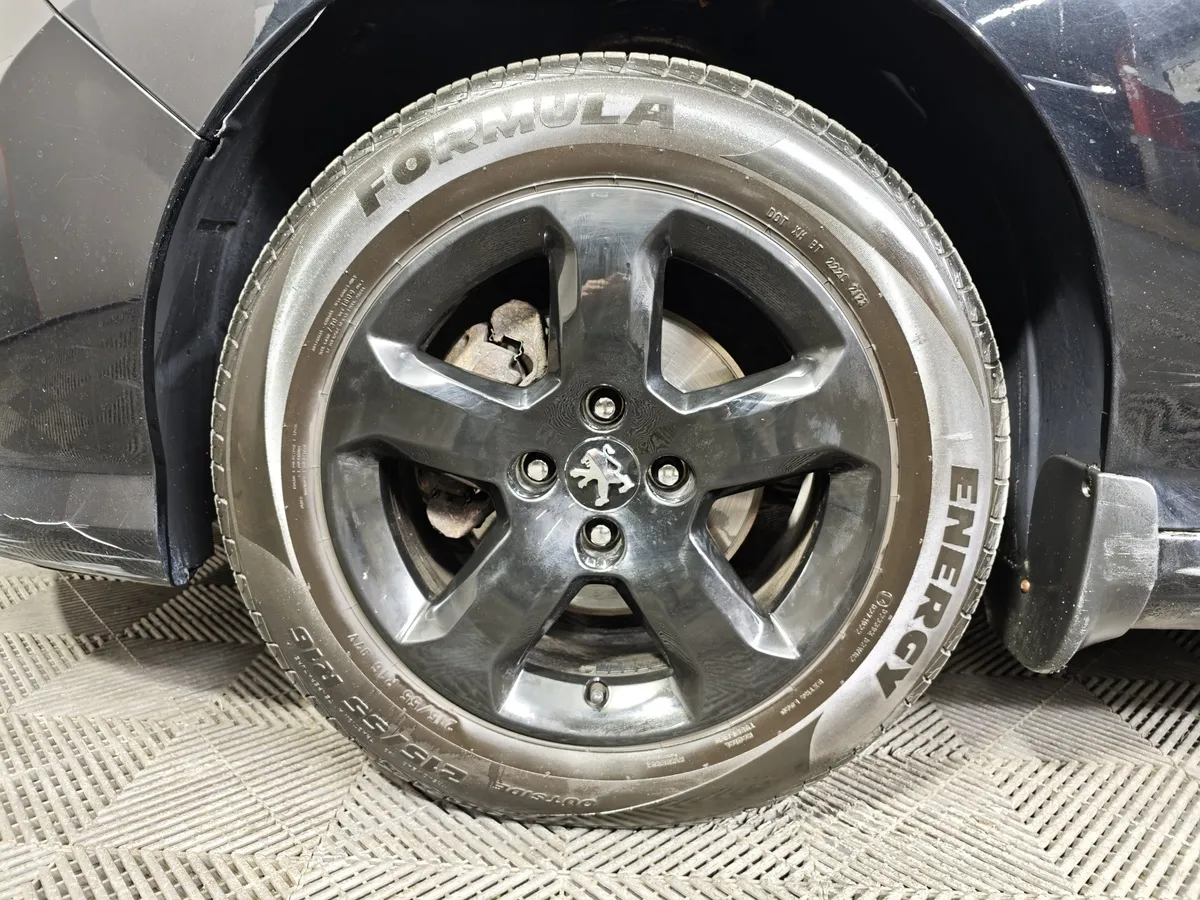 Peugeot 308 1.6 VTi AT (120 л.с.) Черный в АВИЛОН. Слайд №9