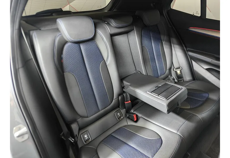 BMW X2 18d xDrive AT (150 л.с.) M Sport Серый в АВИЛОН. Слайд №14