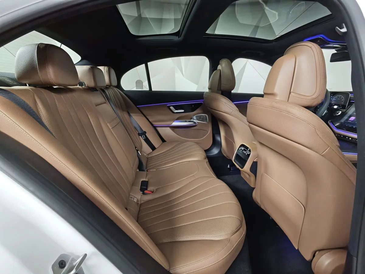 Mercedes-Benz E-Класс E 300 4MATIC (258 л.с.) Белый в АВИЛОН. Слайд №16