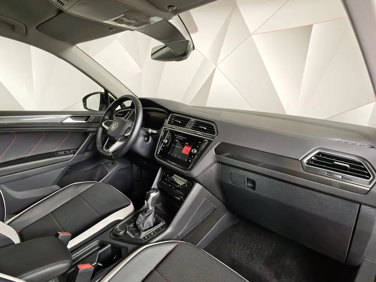 Volkswagen Tiguan 2.0 TSI 4Motion AT (180 л.с.) Urban Sport Белый в АВИЛОН. Слайд №13