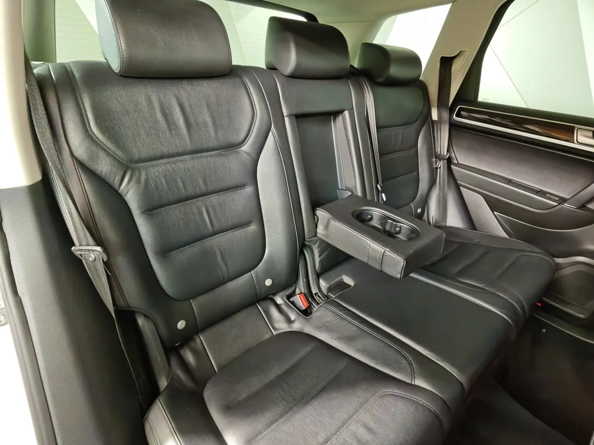 Volkswagen Touareg 3.6 FSI Tiptronic 4Motion (249 л.с.) V6 FSI Белый в АВИЛОН. Слайд №16