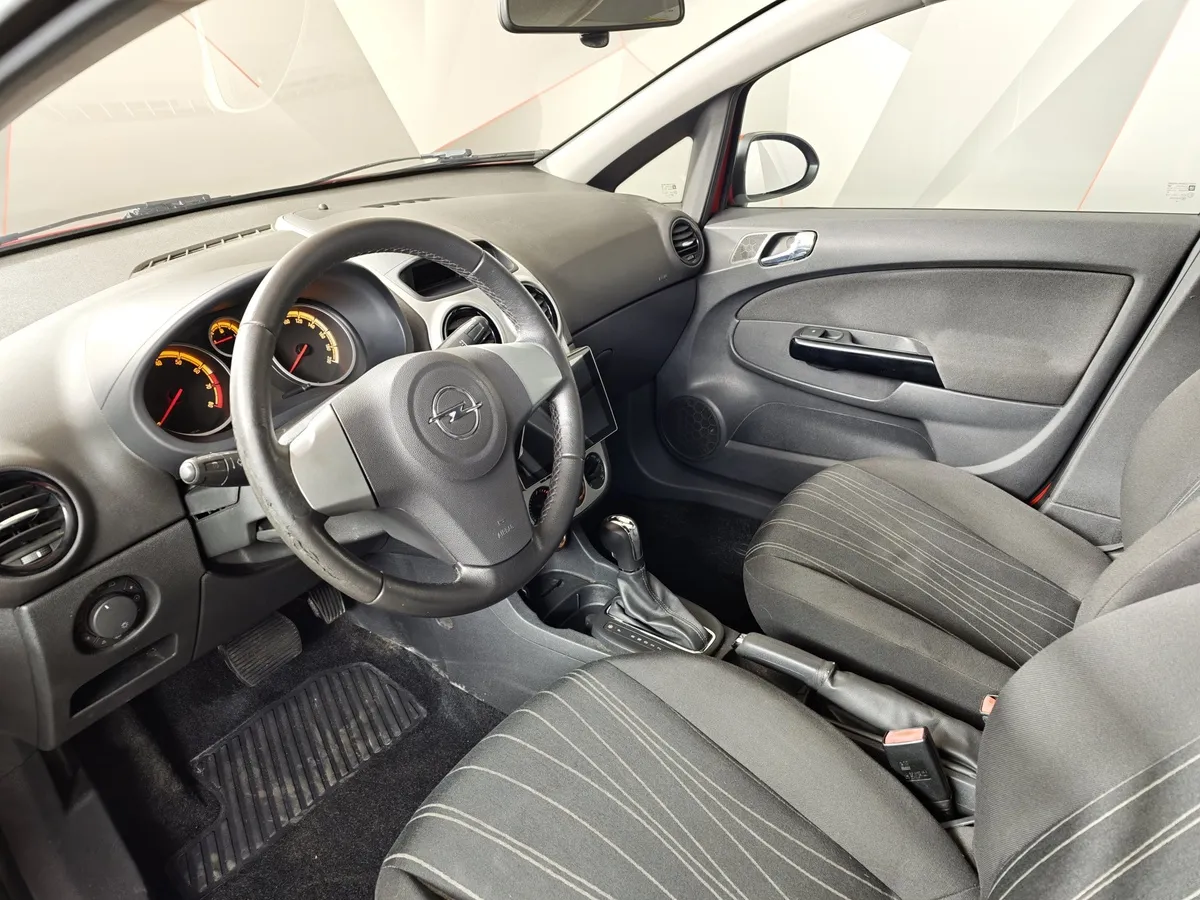 Opel Corsa 1.4 MT (90 л.с.) Красный в АВИЛОН. Слайд №17