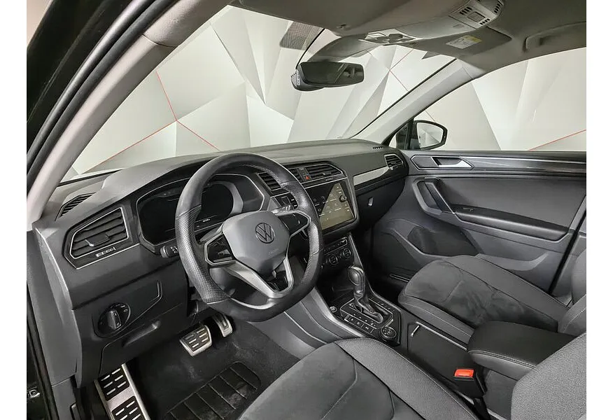 Volkswagen Tiguan 2.0 TDI 4Motion DSG (150 л.с.) Highline Черный в АВИЛОН. Слайд №19