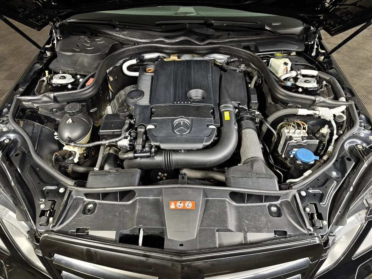 Mercedes-Benz E-Класс E 200 T CGI BlueEfficiency AT (184 л.с.) Черный в АВИЛОН. Слайд №11
