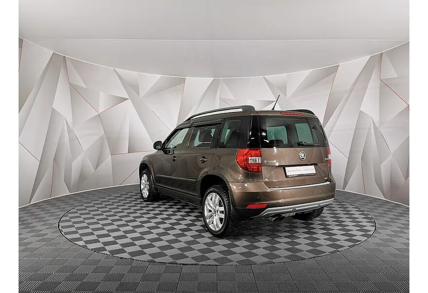 Skoda Yeti 1.8 TSI 4x4 DSG (152 л.с.) Коричневый в АВИЛОН. Слайд №4