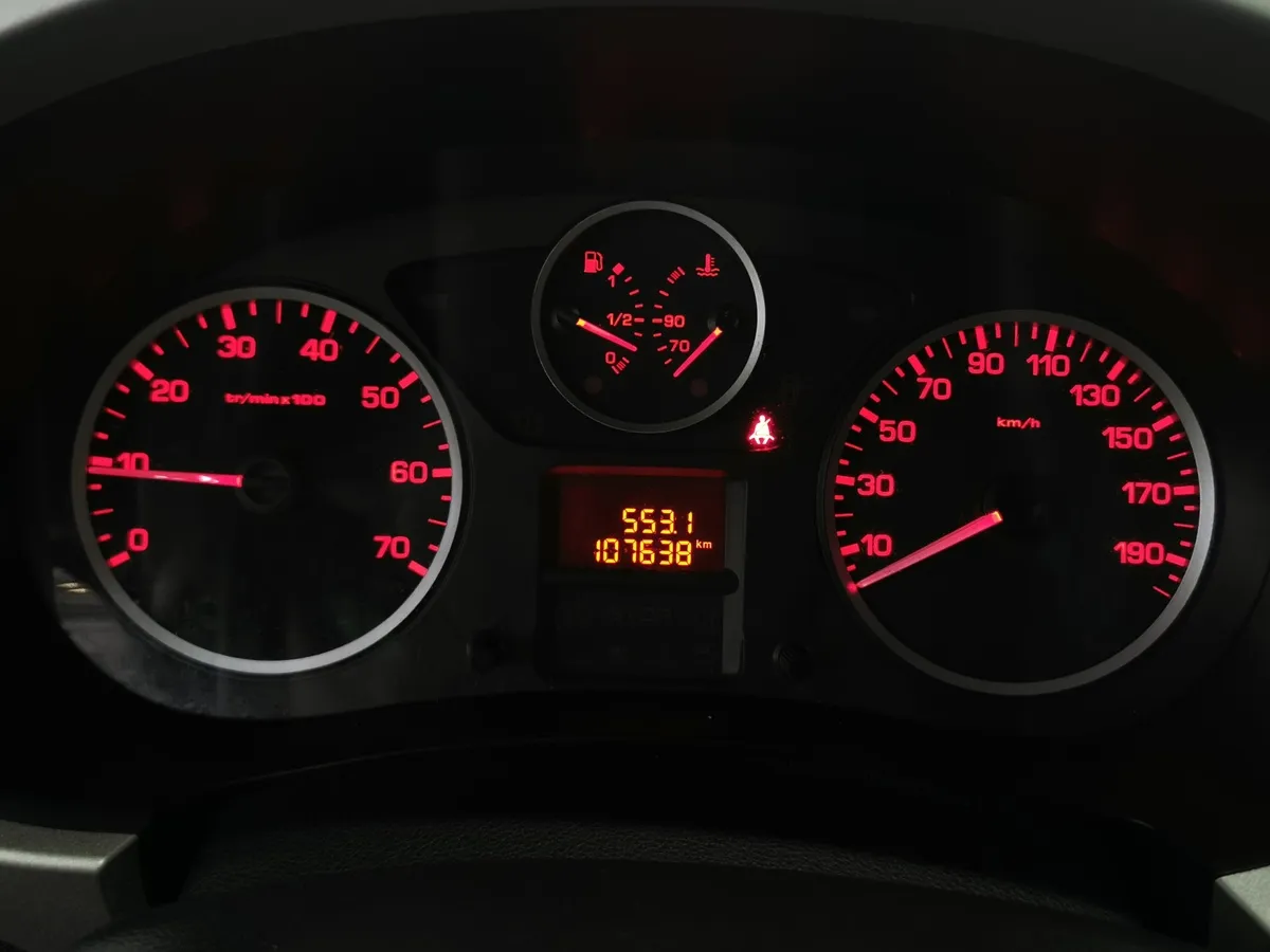 Peugeot Partner 1.6 HDi MT (90 л.с.) Коричневый в АВИЛОН. Слайд №16