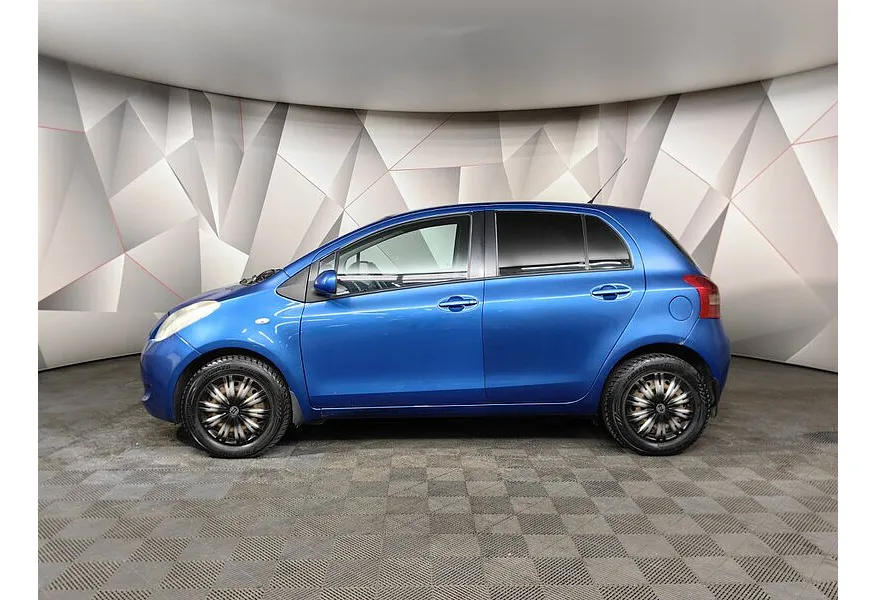 Toyota Yaris 1.3 MMT (87 л.с.) Синий в АВИЛОН. Слайд №5