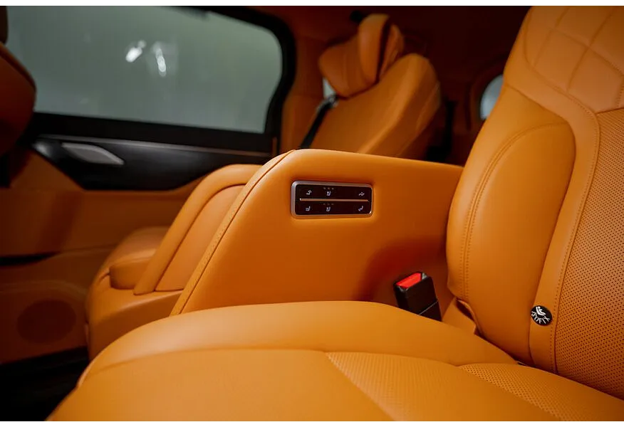 WEY 80 1.5T PHEV AT 4WD (487 л.с.) Premium Черный в АВИЛОН. Слайд №19