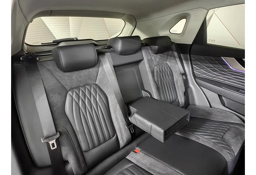 Hongqi HS5 2.0 AT 4WD (224 л.с.) Comfort Черный в АВИЛОН. Слайд №16