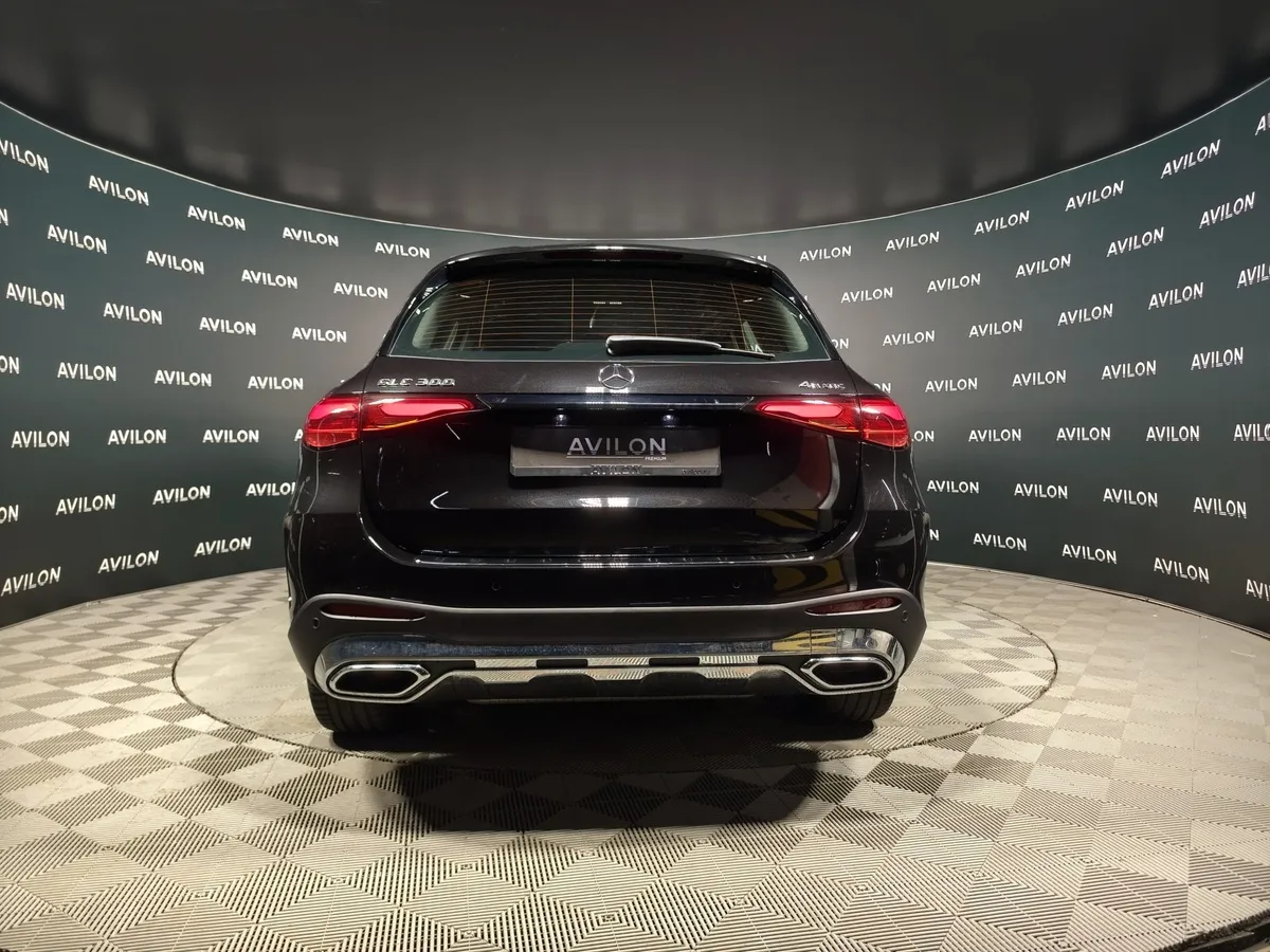 Mercedes-Benz GLC 300 4MATIC 9G-TRONIC (258 л.с.) Черный в АВИЛОН. Слайд №6