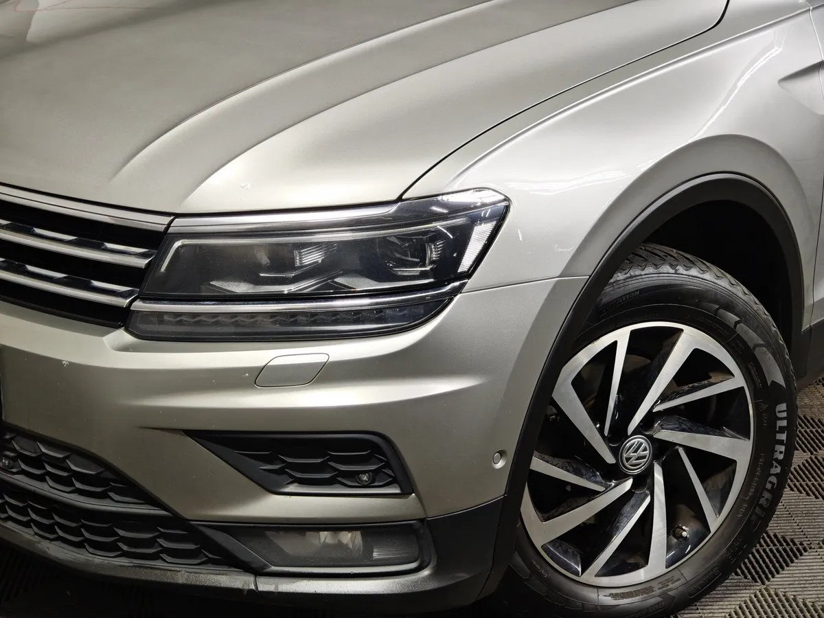 Volkswagen Tiguan 1.4 TSI 4Motion DSG (150 л.с.) Comfortline Серебристый в АВИЛОН. Слайд №10